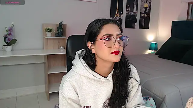 Snapshot of madame_lottie chatting on 09-09-25, 12:36 madame lottie online show from 09-09-25, 12:36