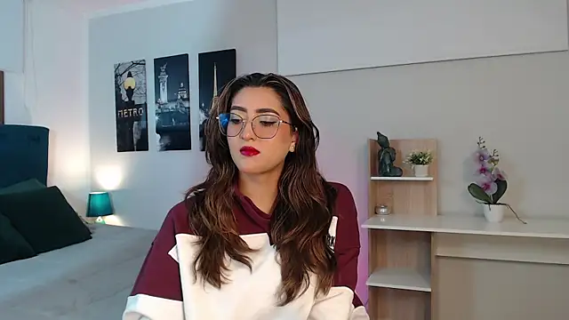 Snapshot of madame_lottie chatting on 09-16-25, 12:28 madame lottie online show from 09-16-25, 12:28