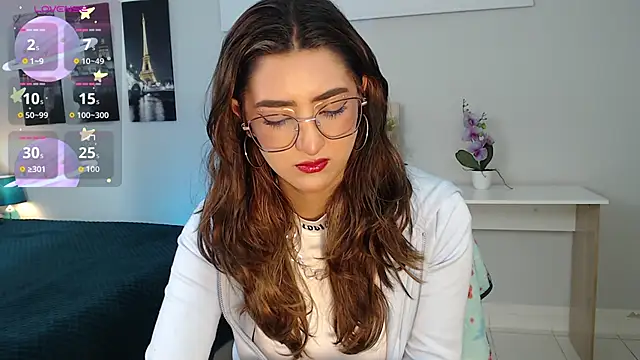 Snapshot of madame_lottie chatting on 09-20-25, 12:32 madame lottie online show from 09-20-25, 12:32