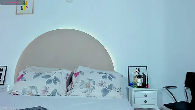 scarlettTease  online show from 09-24-25, 01:39