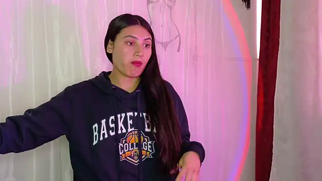 Snapshot of Linda_andrew chatting on 10-06-25, 07:47 Linda andrew online show from 10-06-25, 07:47