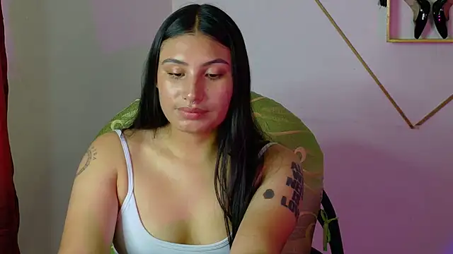 Snapshot of Linda_andrew chatting on 02-12-26, 07:24 Linda andrew online show from 02-12-26, 07:24