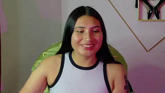 Snapshot of Linda_andrew chatting on 02-17-26, 07:00 Linda andrew online show from 02-17-26, 07:00