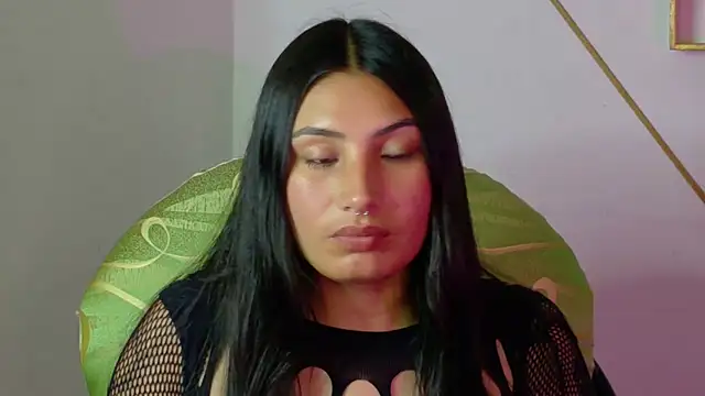 Snapshot of Linda_andrew chatting on 02-18-26, 07:21 Linda andrew online show from 02-18-26, 07:21