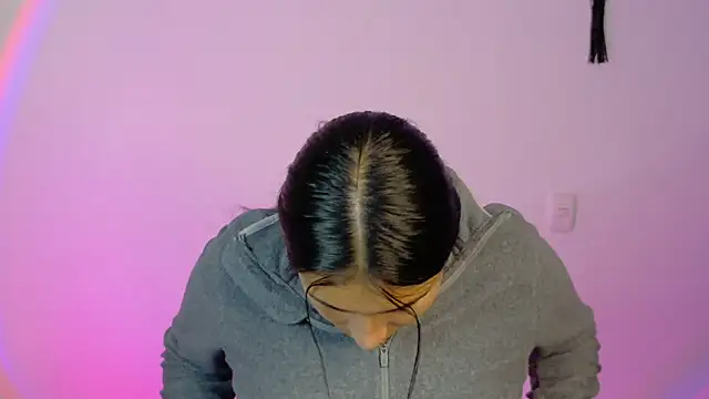 Snapshot of Linda_andrew chatting on 02-26-26, 04:07 Linda andrew online show from 02-26-26, 04:07