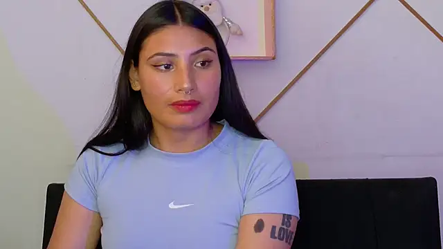 Snapshot of Linda_andrew chatting on 12-20-25, 06:22 Linda andrew online show from 12-20-25, 06:22