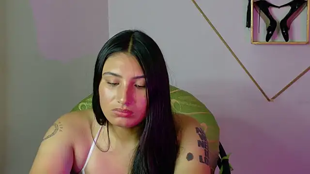 Snapshot of Linda_andrew chatting on 02-03-26, 05:51 Linda andrew online show from 02-03-26, 05:51