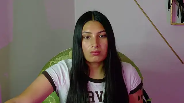 Snapshot of Linda_andrew chatting on 02-04-26, 06:25 Linda andrew online show from 02-04-26, 06:25