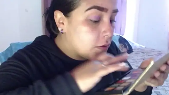 Salma deep online show from 10-21-25, 03:33