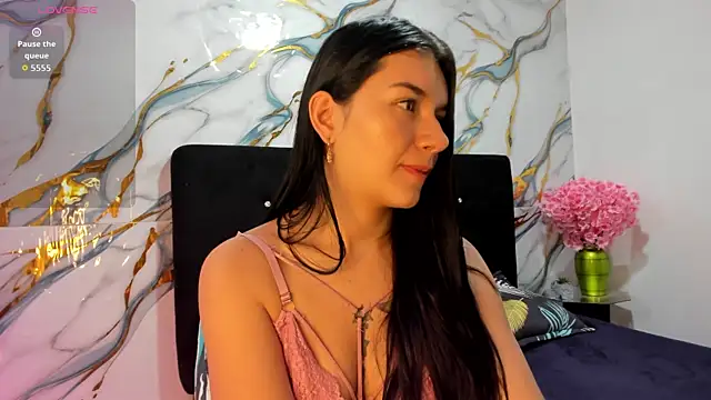 RoxanaBorns  online show from 07-06-26, 09:16