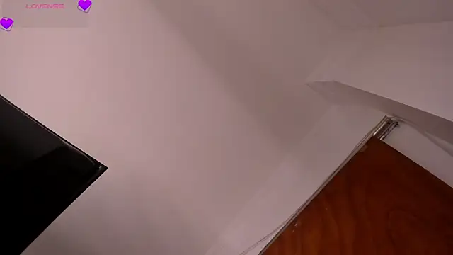 RoxanaBorns  online show from 12-13-25, 08:04