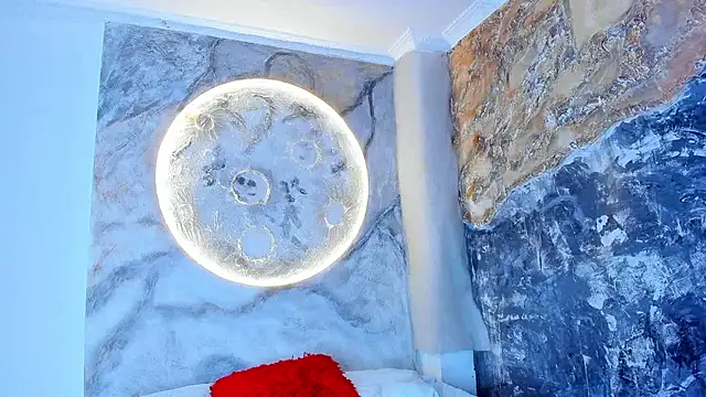 Snapshot of RoxanaBorns_ chatting on 10-28-25, 12:37 RoxanaBorns  online show from 10-28-25, 12:37