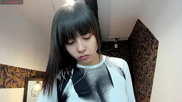 Hanna Lee   online show from 09-13-25, 07:58