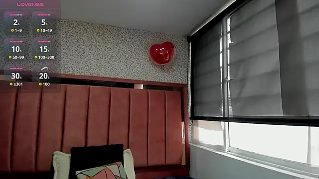 Hanna Lee   online show from 09-24-25, 08:26