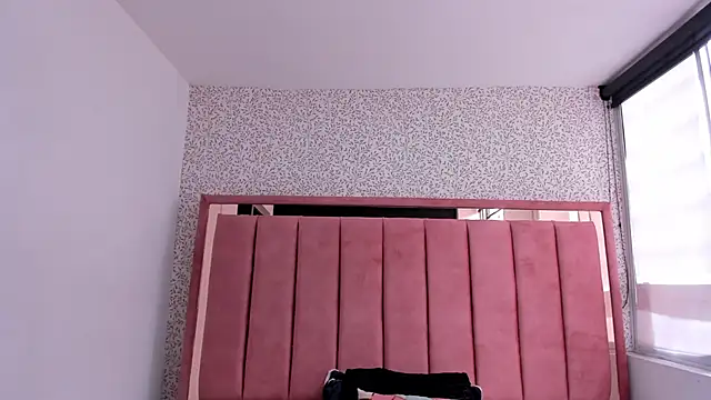 Hanna Lee   online show from 11-06-25, 07:51