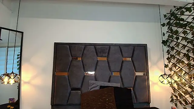 Hanna Lee   online show from 02-25-26, 02:17