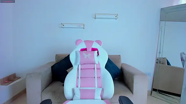 april smiith online show from 02-24-26, 01:23