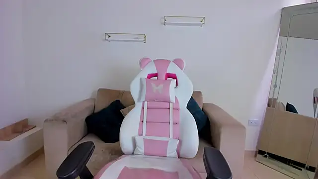 april smiith online show from 12-20-25, 12:30