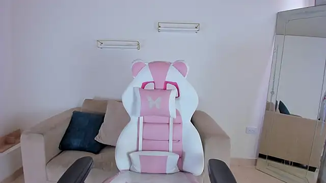 april smiith online show from 10-11-25, 12:17