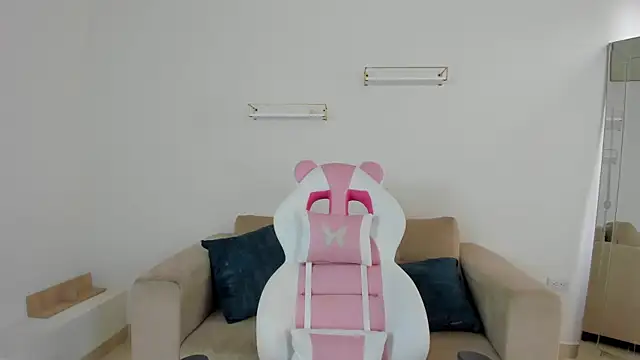 april smiith online show from 11-06-25, 12:20