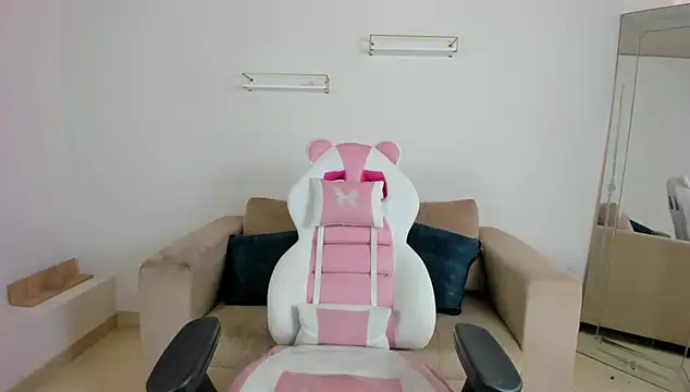 april smiith online show from 01-15-26, 12:30