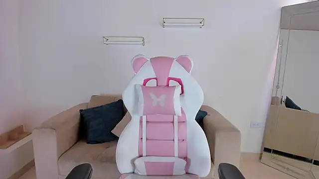 april smiith online show from 10-02-25, 12:52