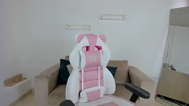 april smiith online show from 12-04-25, 12:59