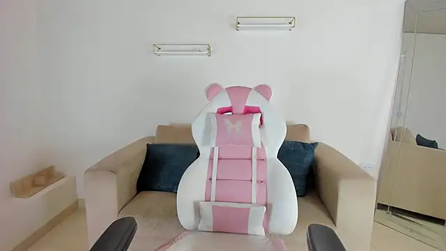 april smiith online show from 10-03-25, 12:17