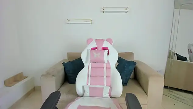 april smiith online show from 01-16-26, 12:20