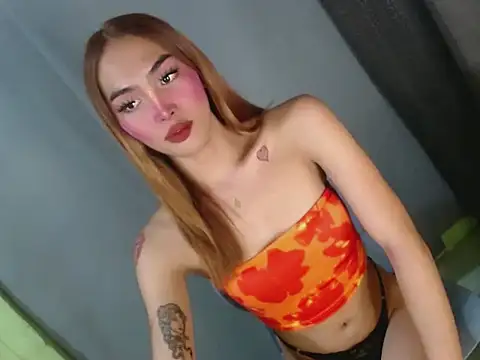 Snapshot of sweetfuckerbaby18 chatting on 05-06-26, 05:28 sweetfuckerbaby18 online show from 05-06-26, 05:28