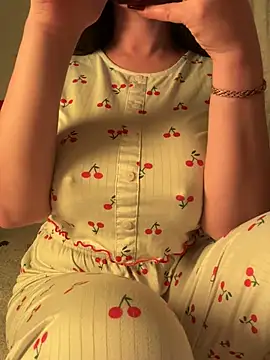 Snapshot of OnlyRima chatting on 02-14-26, 09:59 OnlyRima online show from 02-14-26, 09:59