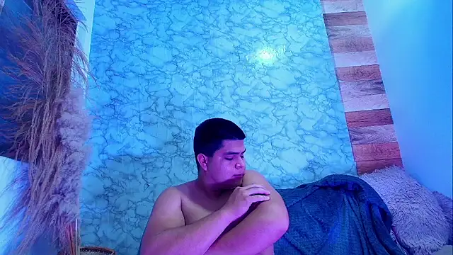 naomi campbel  online show from 02-21-26, 08:22