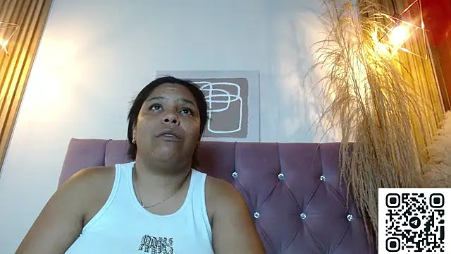 Snapshot of naomi_campbel_ chatting on 05-29-26, 01:55 naomi campbel online show from 05-29-26, 01:55