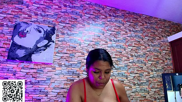 Snapshot of naomi_campbel_ chatting on 06-07-26, 02:00 naomi campbel online show from 06-07-26, 02:00