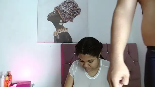 naomi campbel  online show from 02-25-26, 08:30