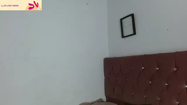 naomi campbel  online show from 03-21-26, 01:48