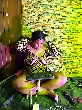 Snapshot of naomi_campbel_ chatting on 05-23-26, 08:52 naomi campbel online show from 05-23-26, 08:52