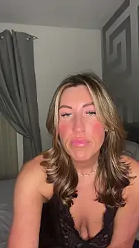 CurvyMILF Sienna online show from 03-11-26, 09:09