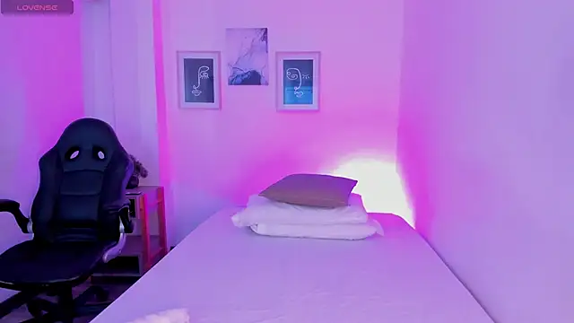 Anastasia lauren online show from 11-29-25, 08:20