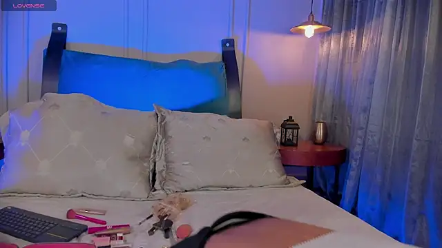 Snapshot of NaishaFord_1 chatting on 10-07-25, 01:06 NaishaFord 1 online show from 10-07-25, 01:06