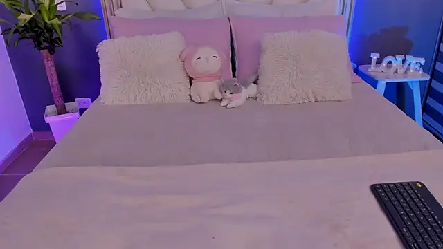 NaishaFord 1 online show from 04-12-26, 04:38