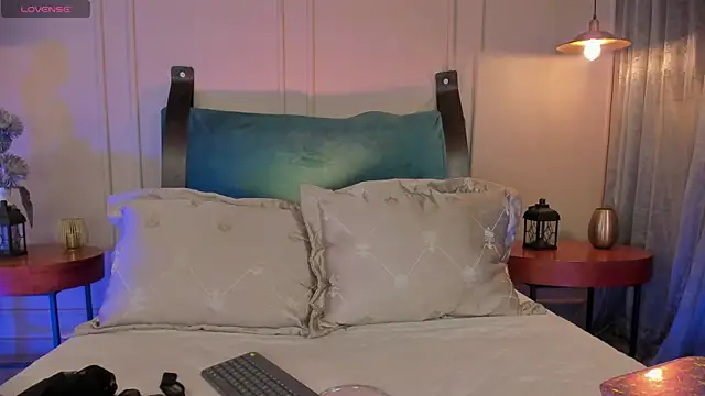 Snapshot of NaishaFord_1 chatting on 10-11-25, 03:07 NaishaFord 1 online show from 10-11-25, 03:07