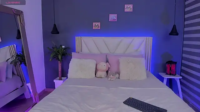 NaishaFord 1 online show from 05-19-26, 04:52