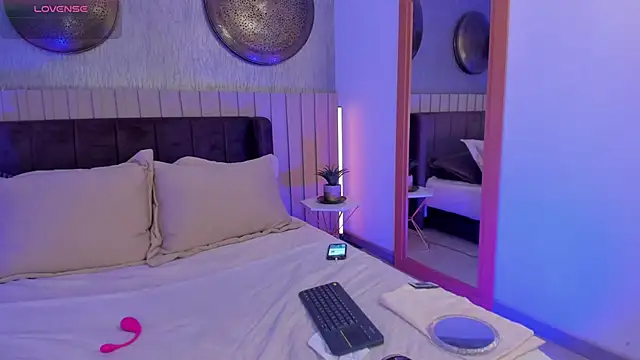 NaishaFord 1 online show from 11-08-25, 03:21