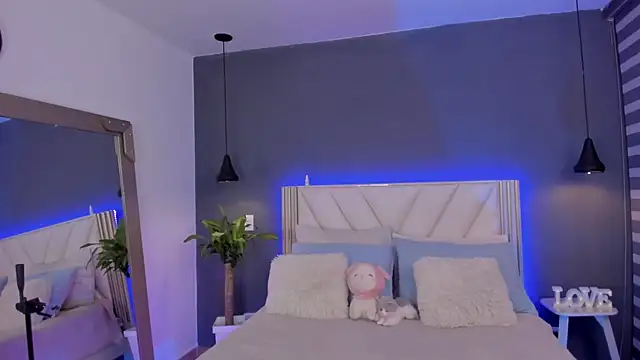 NaishaFord 1 online show from 04-10-26, 06:31