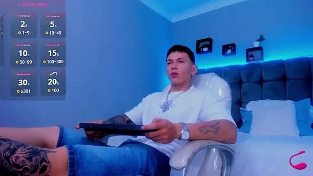 Thomas moon online show from 11-30-25, 02:18