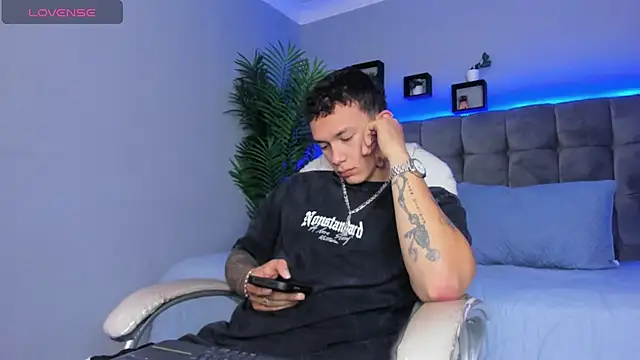 Thomas moon online show from 03-28-26, 01:34