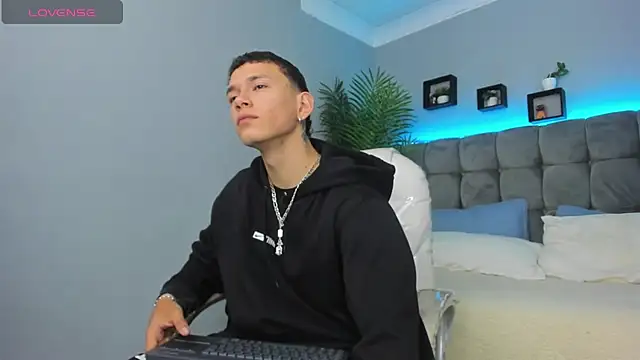 Thomas moon online show from 03-03-26, 01:18