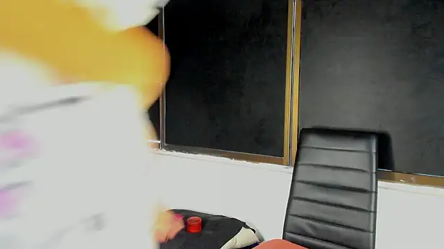 Snapshot of HellAndDante_ chatting on 02-16-26, 10:51 HellAndDante online show from 02-16-26, 10:51