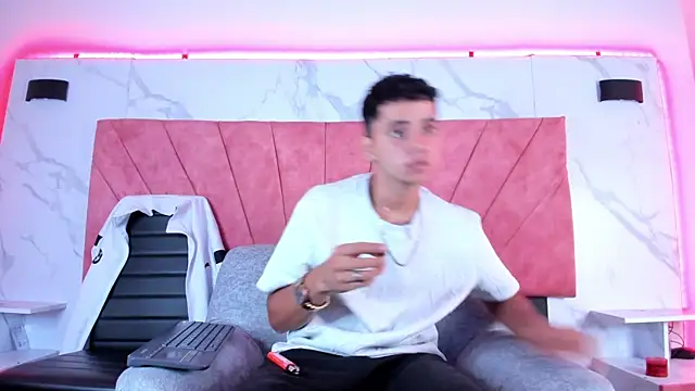 HellAndDante  online show from 12-20-25, 01:19